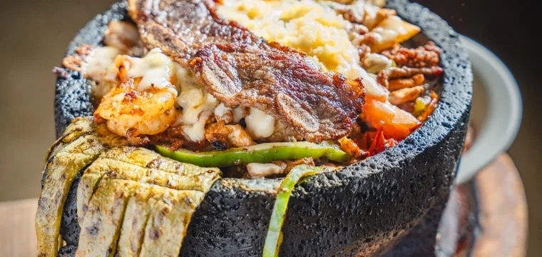 Molcajete especial